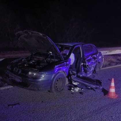 Тежка катастрофа затвори пътя Казанлък Стара Загора Блъснали са се три