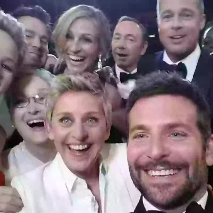 Това е най известното селфи направено някога по време на Оскарите