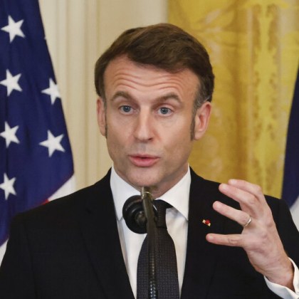 Френският президент Еманюел Макрон нарече Русия заплаха по време на