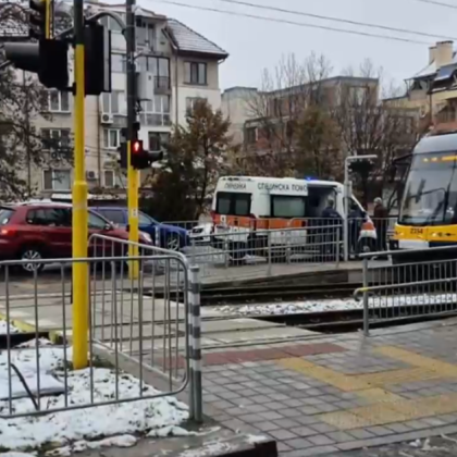 Всеки ден родители изпращат децата си със страх на училище