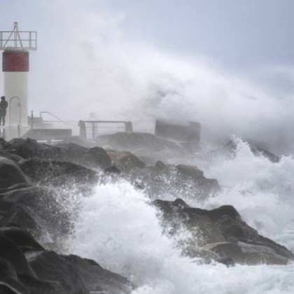 Синоптичните служби в Австралия съобщават че очакват тропическият циклон Алфред