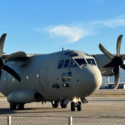 Болно дете е било превозено с военния Спартан от Германия