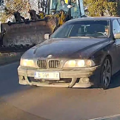 Кадри публикувани в социалните мрежи показват изключително рисково изпреварване на