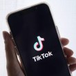 Официално! Балканска страна забранява TikTok за една година