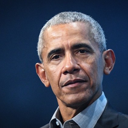 Барак Обама 44 ият президент на САЩ посети баскетболен мач на