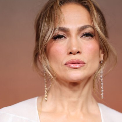 Американската певица Дженифър Лопес е бясна заради близките отношения на