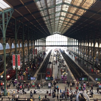 Всички влакове между Лондон и Париж бяха отменени след като