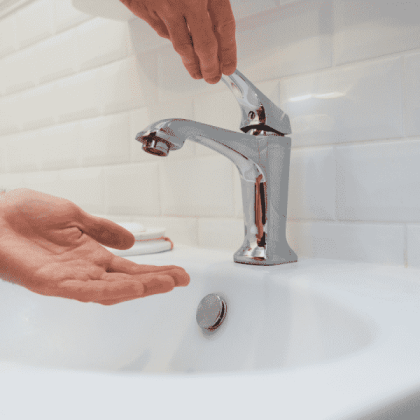 Авариен ремонт на напорен водопровод остави без вода голяма част