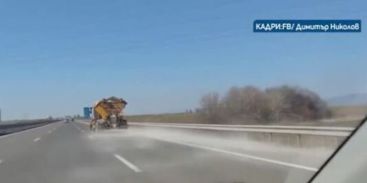 Обясниха защо снегорин опесъчава Скоростната тангента в слънчев ден