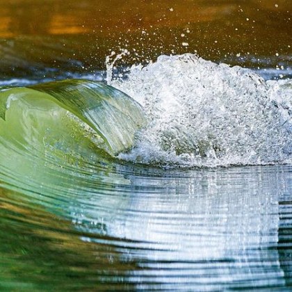 Циклонът Алфред връхлетя Австралия предизвиквайки масови прекъсвания на ток и