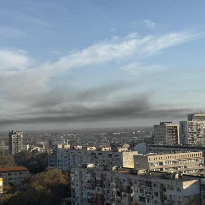 Пожар гори в пловдивския квартал Кършияка Жители на града публикуваха кадри