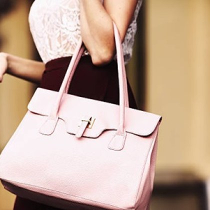 Куриозен случай от Бургас 44 годишна забравила дамската си чанта в местно