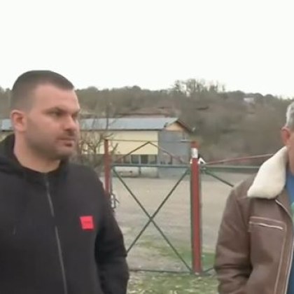 Шокиращ инцидент във Великотърновско Уволнен работник опита да прегази бившите