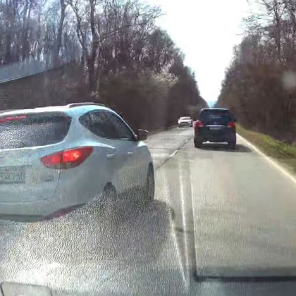 Поредният случай на опасно шофиране на българските пътища предизвика възмущение