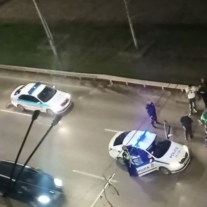 Извънредна ситуация в столицата Лек автомобил БМВ се е завъртял