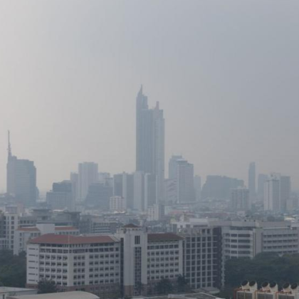 Пътна естакада която беше в строеж в тайландската столица Банкок