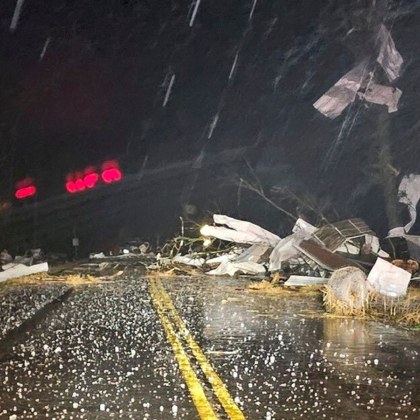 Броят на жертвите на силните бури в Съединените щати се