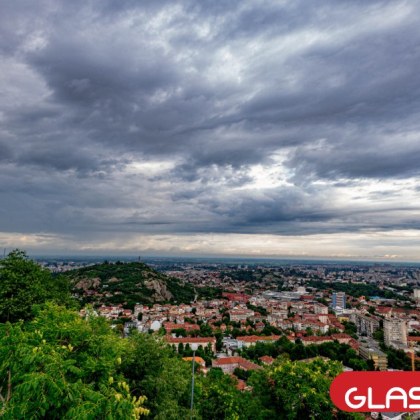 Днес от северозапад с умерен и силен вятър ще нахлува