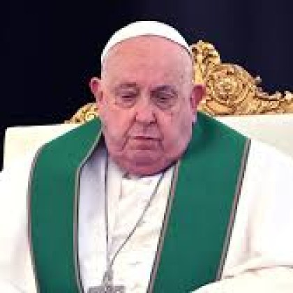 В традиционното си послание папа Франциск заяви че е слаб