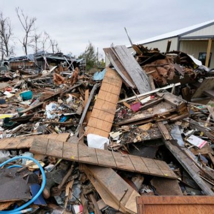 40 души са загинали а десетки са били ранени от