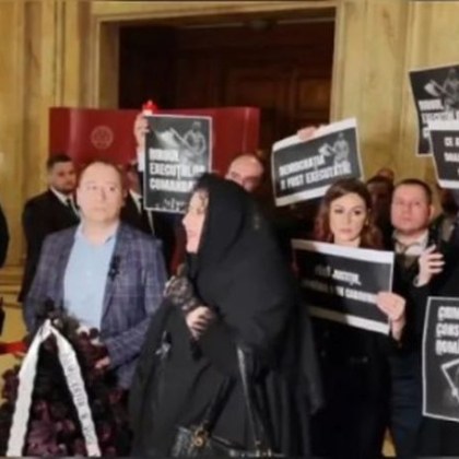 В Румъния лидерката на румънската партия SOS România Диана Шошоака се