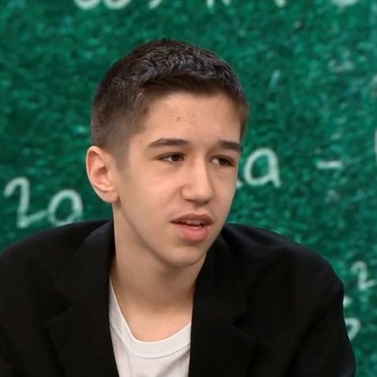 Ученикът Калоян Гешев постави нов световен рекорд по скоростна математика