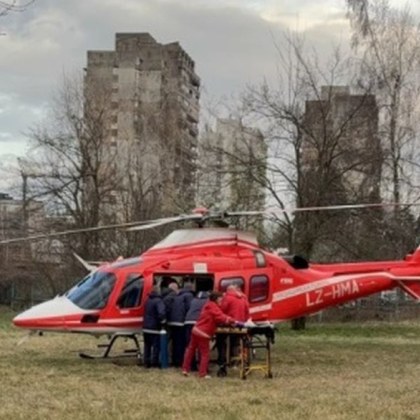 Транспортират към София един от тежко пострадалите при трудова злополука