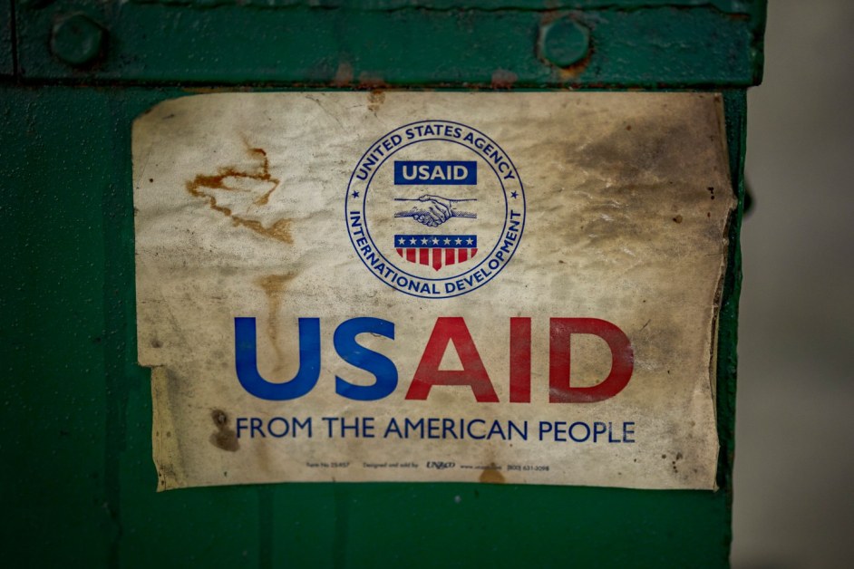 Съдия блокира разформироването на USAID и ограничи достъпа на Мъск