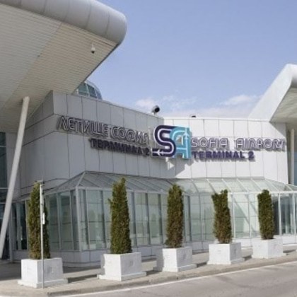 Седем души са обвинени за кражба на кабели от летище