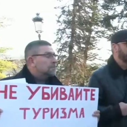 Ресторантьори в цялата страна излизат на протести със заявка за