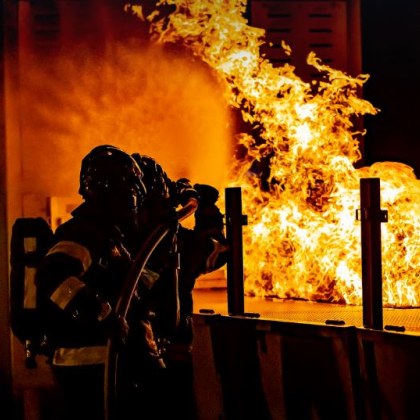 Четири деца и един възрастен загинаха при пожар в Словакия