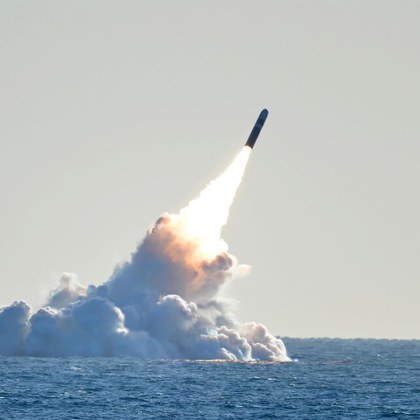 Великобритания иска да си запази правото самостоятелно да използва ядрени