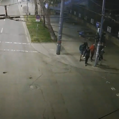 Вандали откраднаха два светофара в Бургас съобщава на сайта си