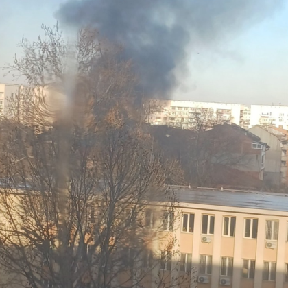 Пожар е лумнал тази сутрин в жилищна сграда в пловдивския