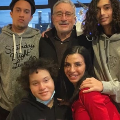 30 годишният Арън Кендрик син на 81 годишния холивудски актьор Робърт де