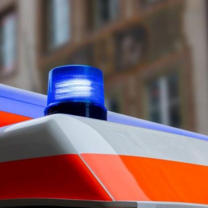 62 годишен работник е с фрактура на подбедрицата след като паркиран мотокар