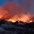 Пловдивските огнеборци отново накрак! Огнени пламъци в квартал Изгрев СНИМКИ