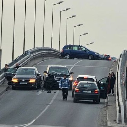 Катастрофа е станала този следобед в столицата алармират граждани в