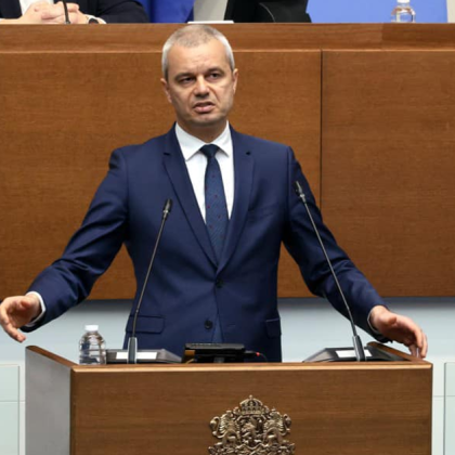 Възраждане обмисля вот на недоверие към правителството заради загиналия в