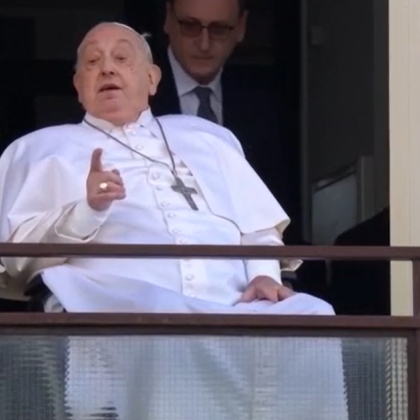 Папа Франциск се появи за първи път публично след повече