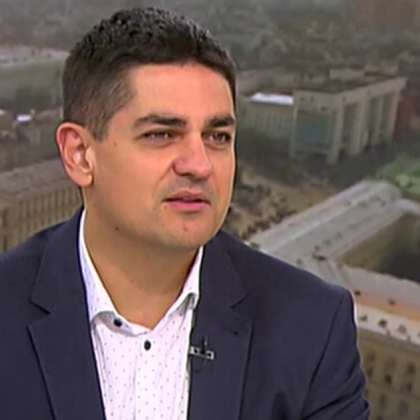 Продължават коментарите за това как ще се развие ситуацията около