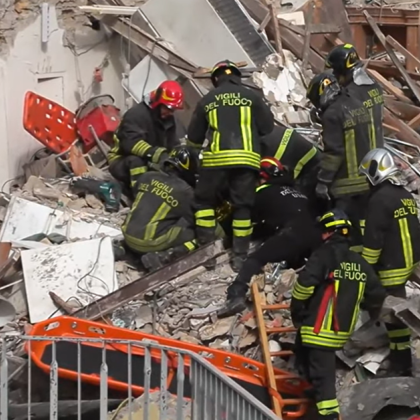 Силна експлозия разруши многоетажна сграда на улица Вителия в римския