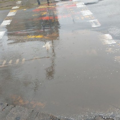 Докато в някои европейски градове тестват умни светофари и автономни