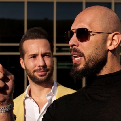 Румънската Пътна полиция е започнала разследване срещу инфлуенсъра Андрю Тейт