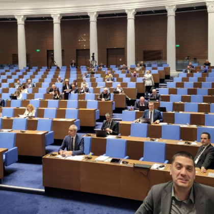 Възраждане внася вот на недоверие към правителството на Росен Желязков