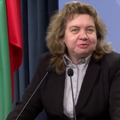 Наталия Киселова прави извънредно изявление в Мраморното фоайе на Народното събрание В деня