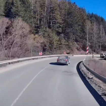 Клип заснет на пътя след Чепеларе в посока Пловдив взриви