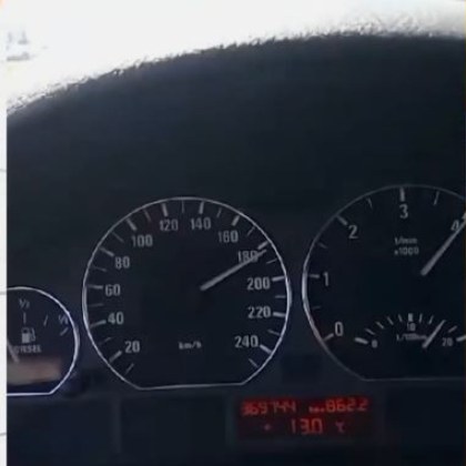 Пореден случай на безразсъдно шофиране Видеоклип показва как кола се