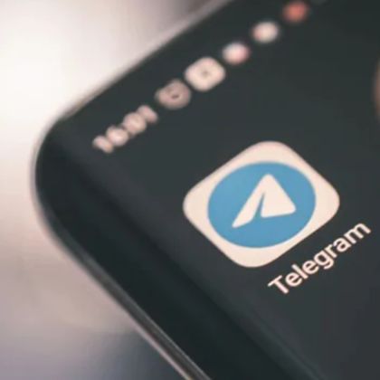 Чатботът Grok с генериращ изкуствен интелект AI разработен от компанията xAI