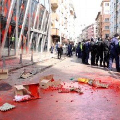 Пуснаха четиримата задържани след протеста пред сградата на Европейската комисия